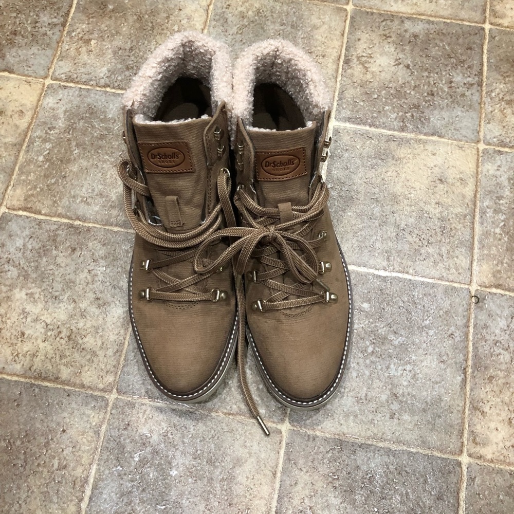 Women’s Boots!!! Super comfortable && warm!!!